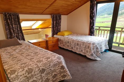 Photo of property in 72 Hotham Street, Murchison, 7007