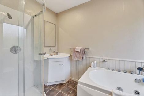 Photo of property in 412 Yaldhurst Road, Russley, Christchurch, 8042