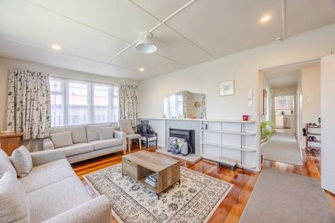 Photo of property in 700 Grove Road, Mayfair, Hastings, 4122