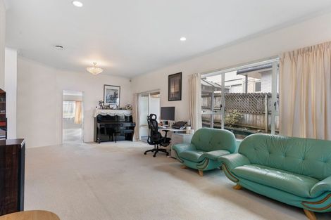 Photo of property in 19 Belgate Place, Somerville, Auckland, 2014