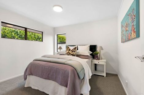 Photo of property in 8 Citation Way, Botany Downs, Auckland, 2010