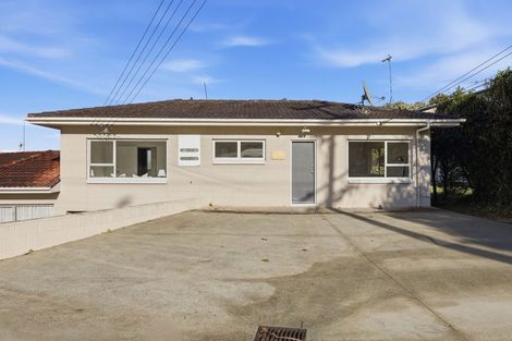 Photo of property in 1/92 Lake Road, Northcote, Auckland, 0627