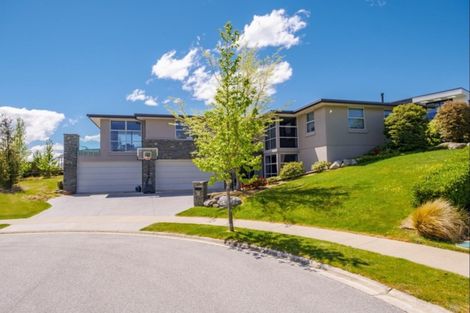 Photo of property in 18 Urquhart Place, Wanaka, 9305