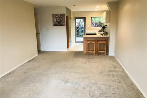 Photo of property in 3/17 Pannill Place, Oteha, Auckland, 0632