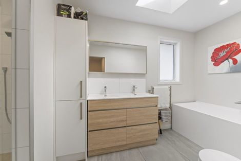 Photo of property in 17 Aorangi Road, Paraparaumu, 5032