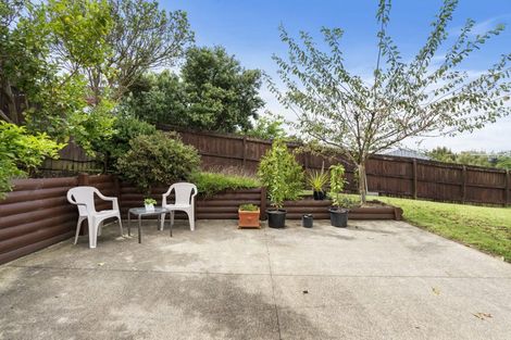 Photo of property in 8 Coubray Place, Botany Downs, Auckland, 2010