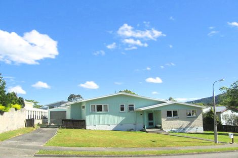 Photo of property in 4 Gentian Street, Timberlea, Upper Hutt, 5018