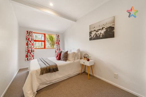 Photo of property in 6 Sarah Way, Crofton Downs, Wellington, 6035