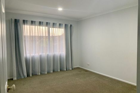 Photo of property in 290 Hill Road, The Gardens, Auckland, 2105