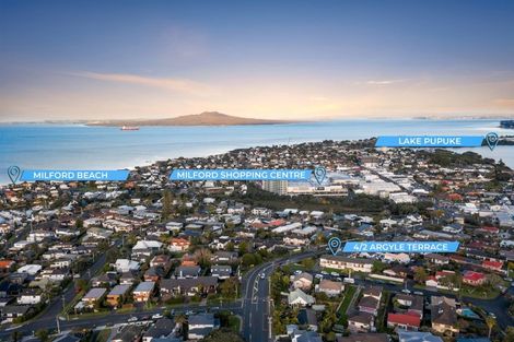 Photo of property in 4/2 Argyle Terrace, Milford, Auckland, 0620