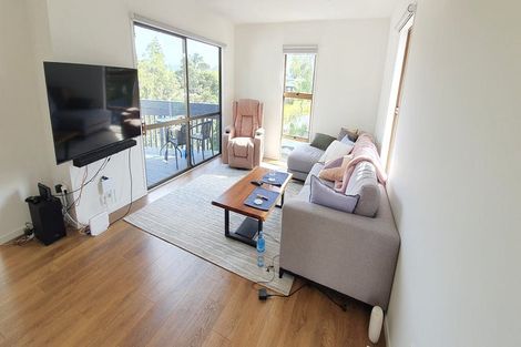 Photo of property in 1/57 Aeroview Drive, Beach Haven, Auckland, 0626