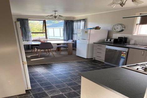 Photo of property in 25 Topliss Drive, Northcross, Auckland, 0632