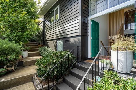 Photo of property in 2/76 Wairoa Road, Narrow Neck, Auckland, 0624