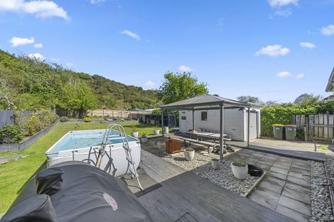 Photo of property in 203 Wellington Road, Wainuiomata, Lower Hutt, 5014