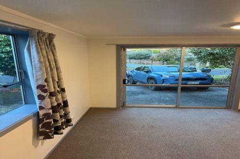 Photo of property in 32 Normanton Street, Glenfield, Auckland, 0629