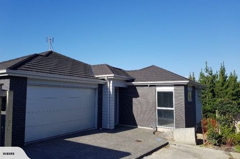 Photo of property in 92 Endeavour Drive, Whitby, Porirua, 5024