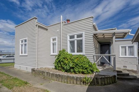 Photo of property in 629 Queen Street East, Levin, 5510