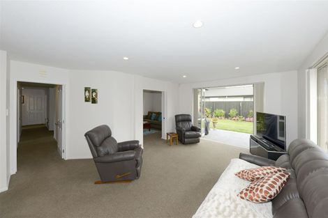 Photo of property in 6 Cassinia Gardens, Aidanfield, Christchurch, 8025