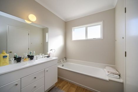 Photo of property in 93 Parnell Heights, Kelvin Grove, Palmerston North, 4414