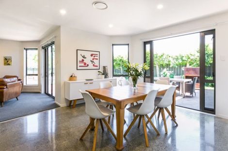 Photo of property in 22 Fairview Place, Havelock North, 4130