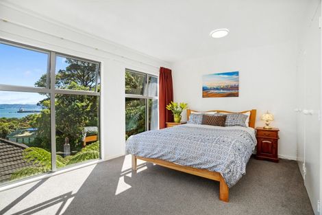 Photo of property in 3a Whiorau Grove, Lowry Bay, Lower Hutt, 5013