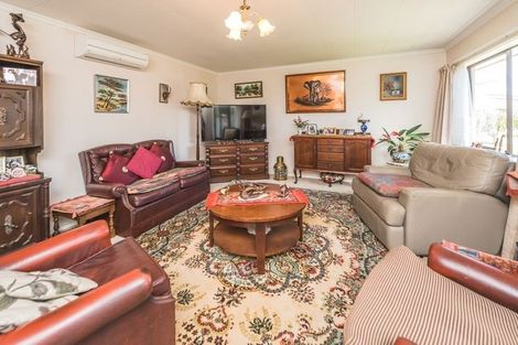 Photo of property in 16 Oaklea Avenue, Marton, 4710