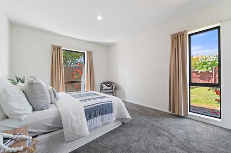 Photo of property in 10 Woodstock Place, Russley, Christchurch, 8042