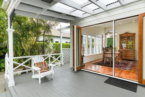 Photo of property in 124 Cook Street, West End, Palmerston North, 4410