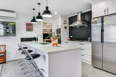 Photo of property in 8 Carlingford Rise, Dinsdale, Hamilton, 3204