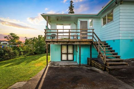 Photo of property in 18 Peterhouse Place, West Harbour, Auckland, 0618