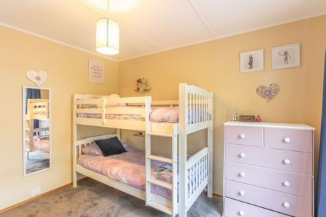 Photo of property in 27 Woolwich Close, Whitby, Porirua, 5024