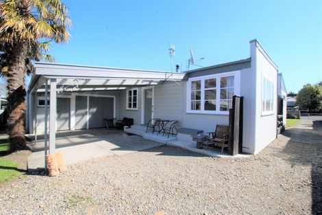 Photo of property in 12 Ross Street, Woodville, 4920