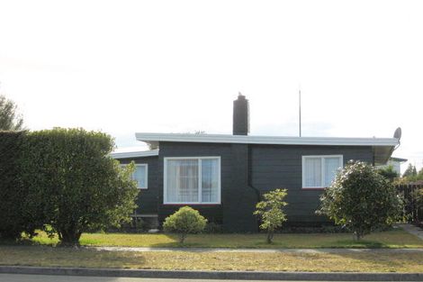 Photo of property in 8 Pompolona Street, Te Anau, 9600