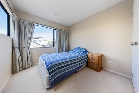 Photo of property in 5 Puma Drive, Golflands, Auckland, 2013
