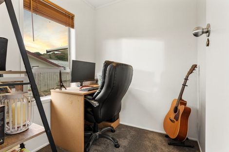 Photo of property in 28 Dingadee Street, Welcome Bay, Tauranga, 3112