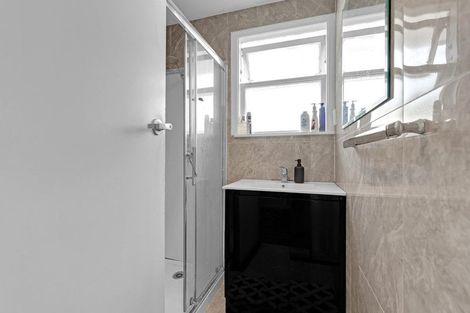 Photo of property in 5 Dulcie Place, Red Hill, Papakura, 2110