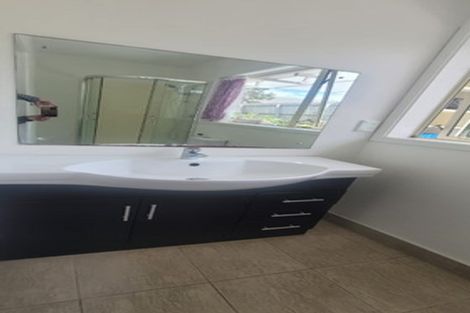 Photo of property in 32 Middlefield Drive, East Tamaki Heights, Auckland, 2016