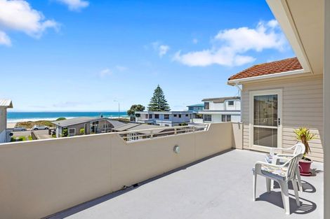 Photo of property in 1/186 Marine Parade, Mount Maunganui, 3116