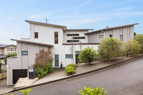 Photo of property in 4 Helm Place, Whitby, Porirua, 5024