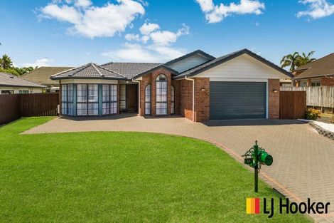 Photo of property in 11 Trossach Place, Wattle Downs, Auckland, 2103