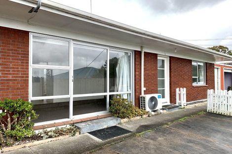 Photo of property in 2/58 Glengarry Road, Glen Eden, Auckland, 0602