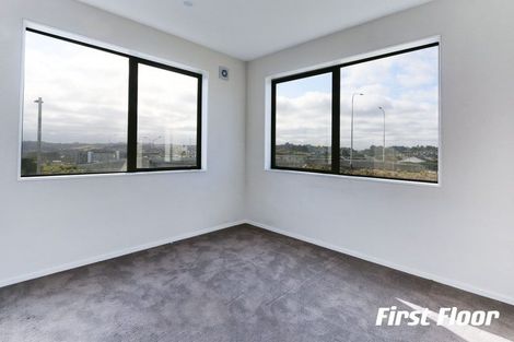 Photo of property in 1 Peony Mews, Oteha, Auckland, 0632