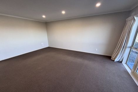 Photo of property in 6 Kea Place, Fitzherbert, Palmerston North, 4410