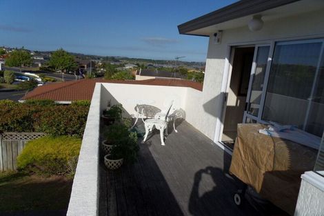 Photo of property in 51 Westpark Drive, West Harbour, Auckland, 0618