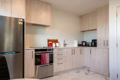 Photo of property in 2/83 Vodanovich Road, Te Atatu South, Auckland, 0610