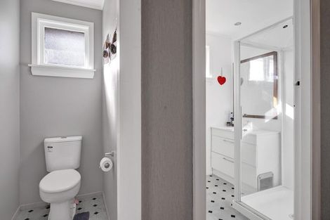 Photo of property in 6 Brookes Terrace, Waitara, 4320