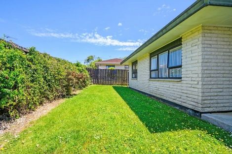 Photo of property in 2/12 Wellington Street, Papakura, 2110