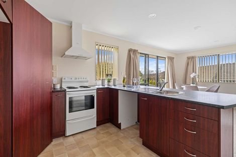 Photo of property in 40 Regents Park Place, Westgate, Auckland, 0614