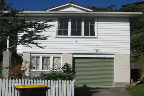 Photo of property in 15 Spicer Place, Tawa, Wellington, 5028