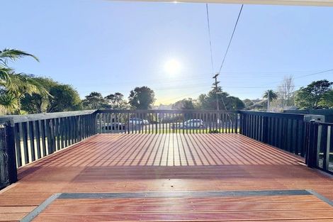 Photo of property in 101 Sunnyside Road, Sunnyvale, Auckland, 0612